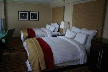 Renaissance Downtown Hotel 4*
